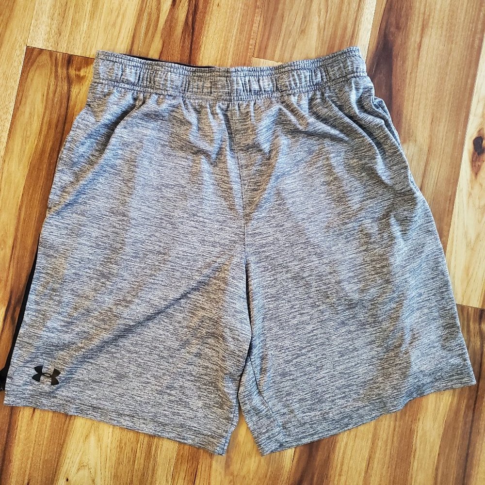 Under Armor Dark Grey Loose Athletic Shorts, size L